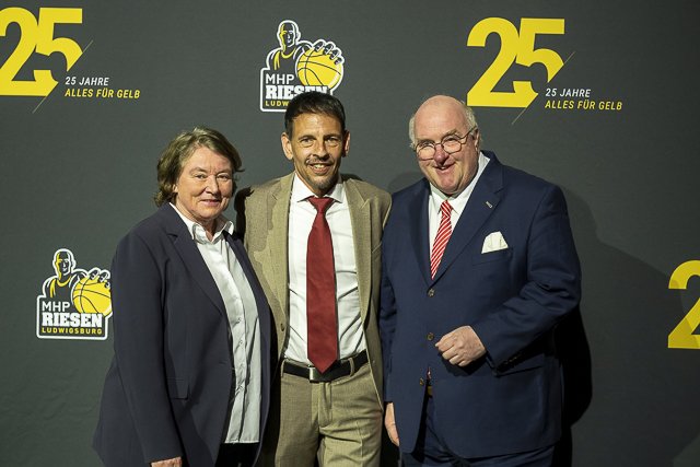 Alexander Reil und Ingo Weiss an der Fotowand